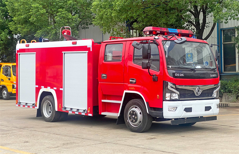 五十鈴雙后橋重型泡沫消防車(chē)
